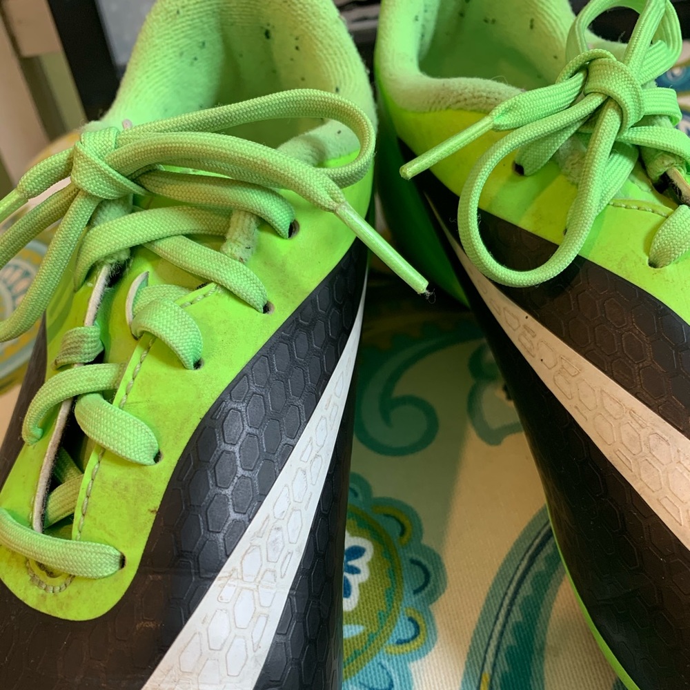 NIKE SHOES - Picture 6 of 10